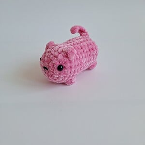 Gehaakte knuffel 'Kleine roze kat'