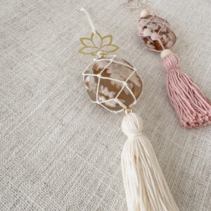 Handgemaakte bloemagaat hanger – edelsteen decoratie voor groei, zelfvertrouwen en positieve energie
