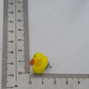 Handgemaakte epoxy oorstekers 'eendje'