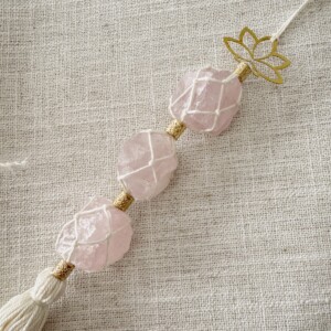 Handgemaakte rozenkwarts hanger – edelsteen decoratie voor liefde, harmonie en positieve energie