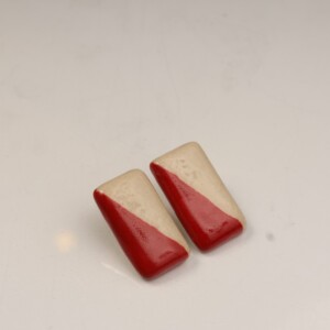 Karo-Rood Keramische Oorbel