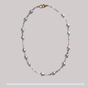 Ketting met Zoetwaterparels en multi colour kraaltjes