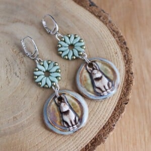 Konijnen oorbellen van keramiek en kralen, Sieraden voor het Voorjaar en Pasen
