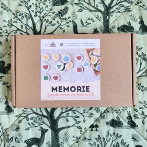 Memorie: Kleurrijke vormen van hout en vilt