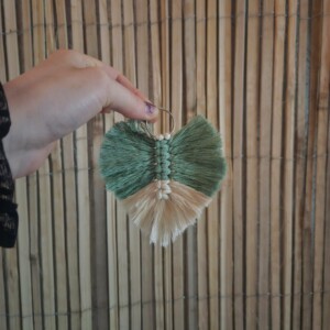 Mintgroene macrame sleutelhanger