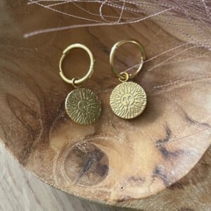 Oorbellen zon goud