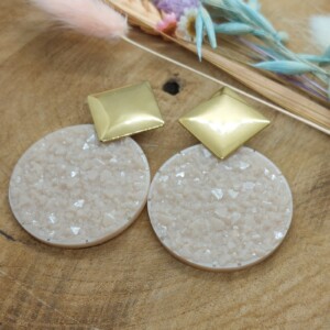 Resin oorstekers rond druzy XL beige