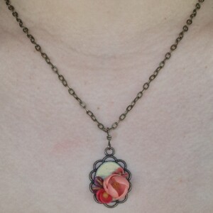 Unieke halsketting met bloemen in polymeerklei