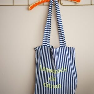 Upcycled Blauw wit gestreepte zomertas