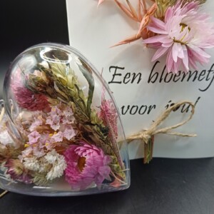 Droogbloemenkaart 'Een bloemetje voor jou' incl. hart met droogbloemen