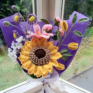 Gehaakte zonnebloem lily boeket