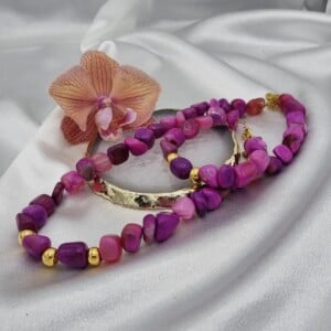 Handgemaakte sieraden set natuursteen - Magenta