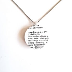 Ketting met papieren hanger, leverbloempje, duurzaam sieraad, ⁸