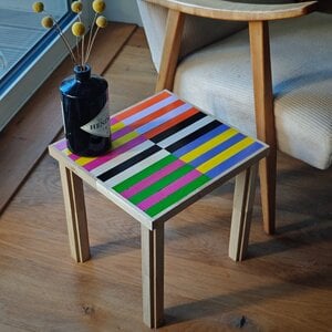 Kleurrijk handgemaakt houten bijzettafeltje - uniek item voor jouw interieur