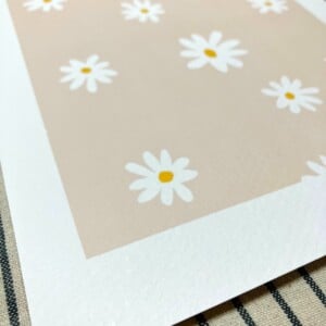 Pastel madeliefjes kunstprint – zachte bloemenillustratie | A4 poster 21x30 cm