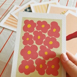 Roze bloemen kunstkaart – elegante botanische illustratie | A6 print 10x15 cm