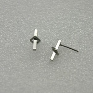 Squarred stick oorbellen