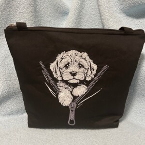 Zwarte tas met geborduurd hondje