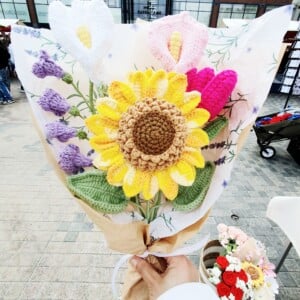 gehaakt groet zonnebloemen boeket