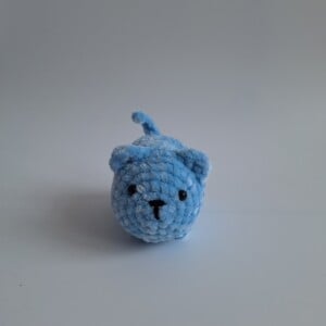 Gehaakte knuffel 'Lichtblauwe kat'