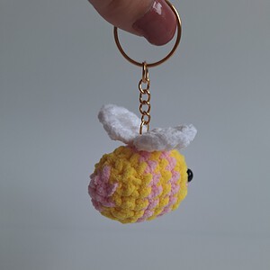 Gehaakte sleutelhanger 'Grapefruit bij'