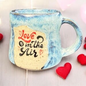 Handgemaakte mok - Love is in the Air