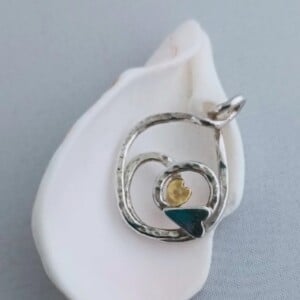 Inner Hearts, zilveren hanger met hartjes