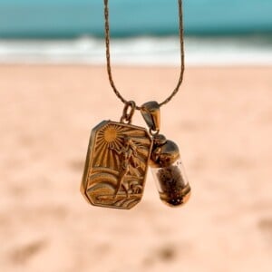 Laguna Beach Pendant Surfgirl Ketting Goud