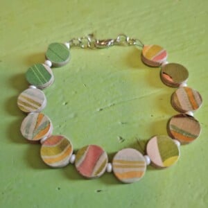 Lichtgewicht armband in pastelkleuren van gerecyceld papier