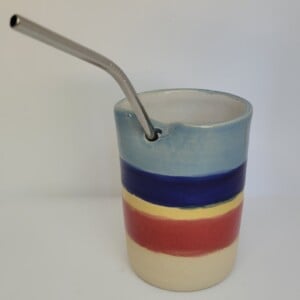 Rietjesbeker blauw, rood, geel.