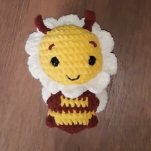 Schattige gehaakte knuffel Bijtje: De Zoete Vriend voor Kleine dromers!
