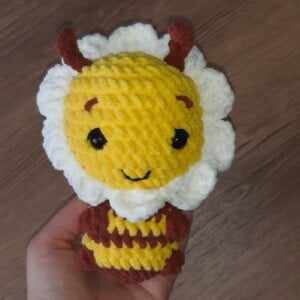 Schattige gehaakte knuffel Bijtje: De Zoete Vriend voor Kleine dromers!