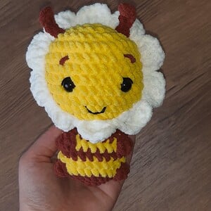 Schattige gehaakte knuffel Bijtje: De Zoete Vriend voor Kleine dromers!
