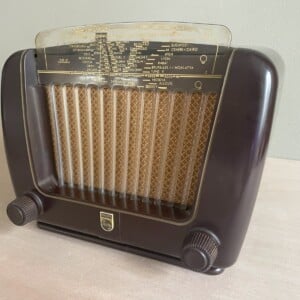Vintage bluetooth radio Philips Philetta 1949