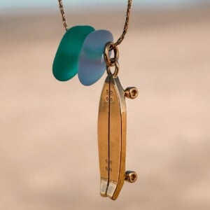 zeeglas Surfskate ketting goud
