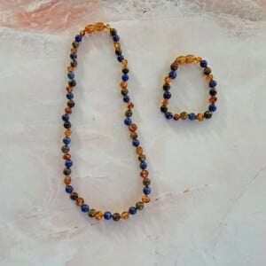 Barnsteen ketting kids met Tijgeroog & Lapis Lazuli  |  38cm
