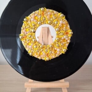 Kunst van vinyl: versierde LP 'Heart of Gold'