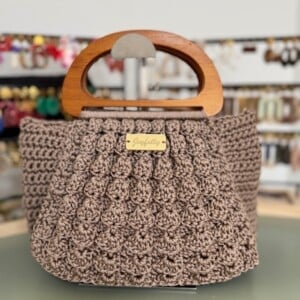 Elegant & Tijdloos – Neutrale gehaakte tas met klassieke look