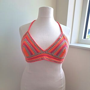Gehaakt topje 'Boho top oranje, roze en beige'