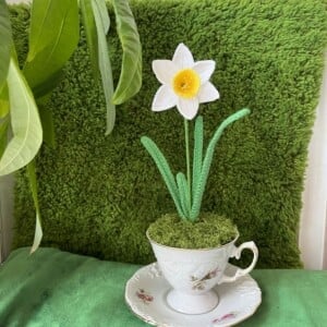 Gehaakte Narcissen in Theekopje