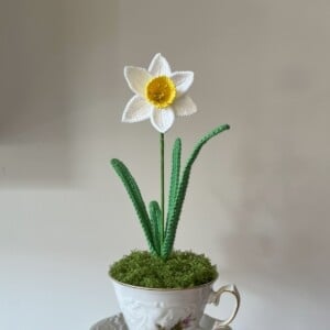 Gehaakte Narcissen in Theekopje
