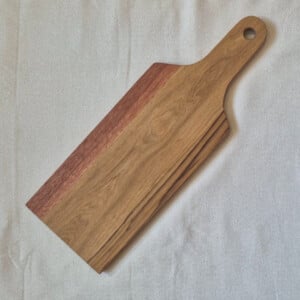 Handgemaakte houten serveerplank 51x18x1,8cm