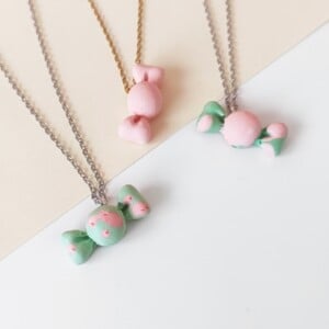 Ketting met snoepje / zuurtje