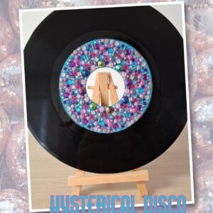 Kunst van vinyl: versierde LP 'Hysterical Disco'