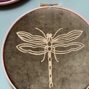 Muurhanger libelle fluweel