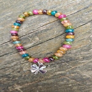 Natuursteen armbanden met bedel, 2 variaties