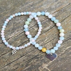 Natuursteen armbanden met bedel, set in 2 variaties!