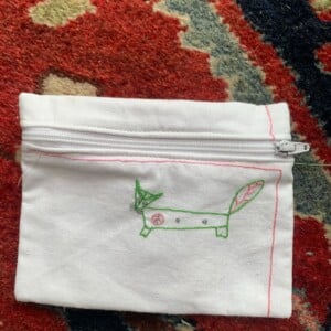 Portemonneetje met geborduurd vosje en witte rits