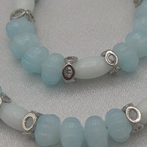 Sieradenset glas en Jade - lichtblauw/wit