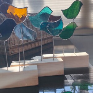 "Vrolijke fluiters". Glas in lood/Tiffany  3 vogels per set. 2 sets. Interieur object. Uniek